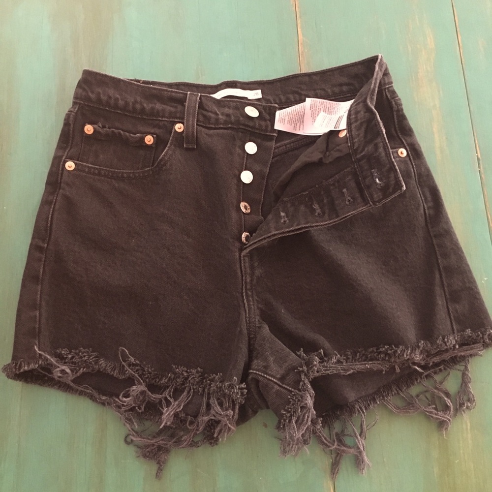 Levi’s Ribcage Shorts Black Size 28
